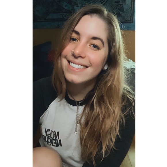 Meet your Posher, Heather - Picture 1 of 1